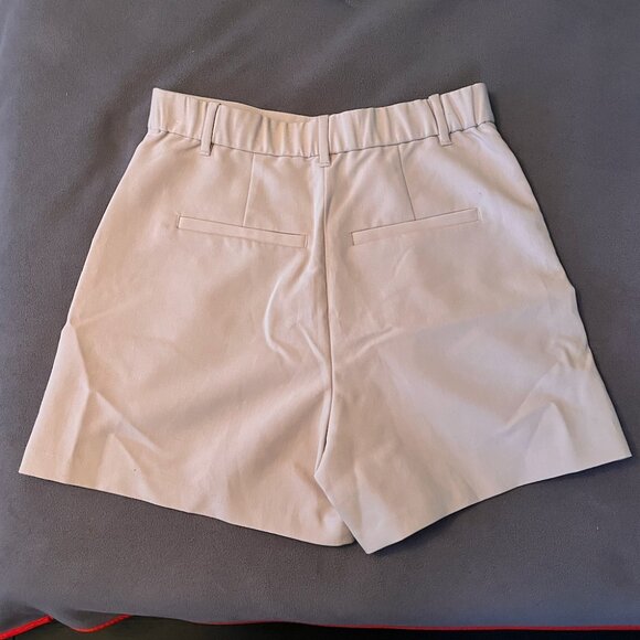 NWT Abercrombie Sloane Tailored Short - Picture 2 of 3